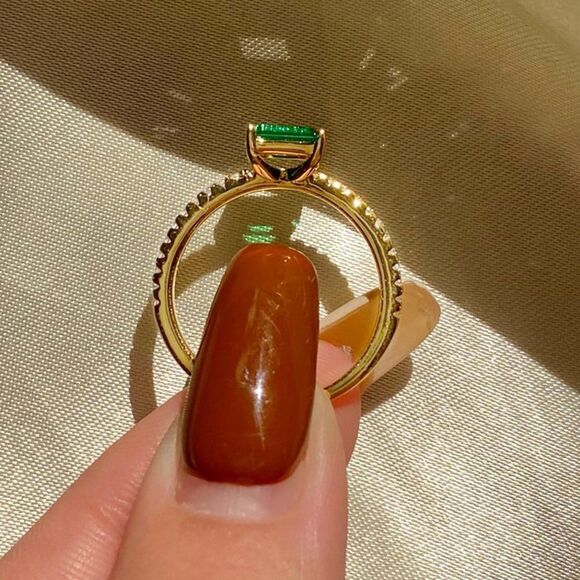 Size 6 Emerald Sterling Silver Baguette CZ Ring, Dainty Vintage Emerald Statemen - Picture 3 of 4